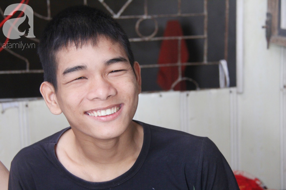 Chồng tai biến nằm một chỗ để lại vợ cùng 2 đứa con trai tâm thần, Tết đến mà nhà không còn gạo nấu cơm-11