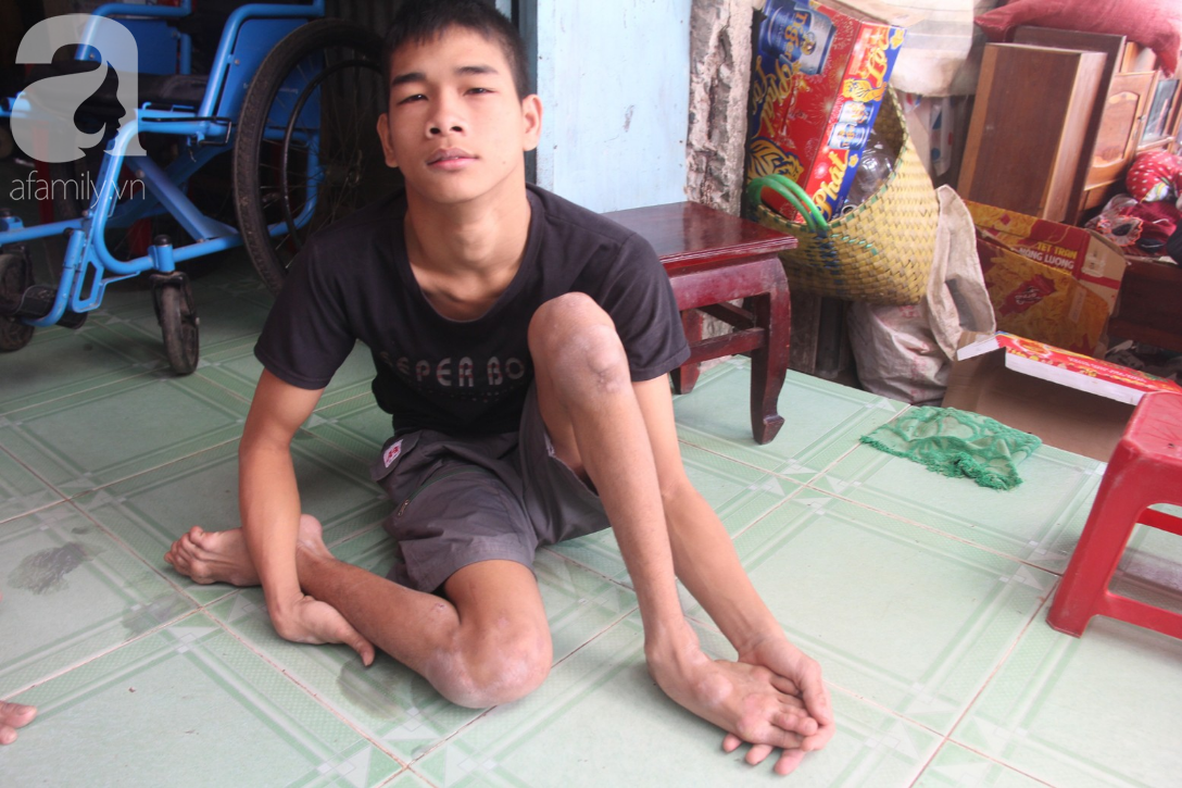 Chồng tai biến nằm một chỗ để lại vợ cùng 2 đứa con trai tâm thần, Tết đến mà nhà không còn gạo nấu cơm-3