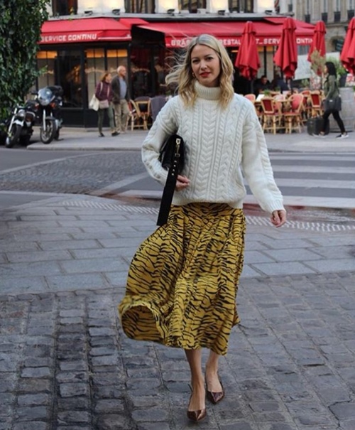 3 mẫu váy chứng minh vàng là màu sắc thời thượng nhất 2019-15