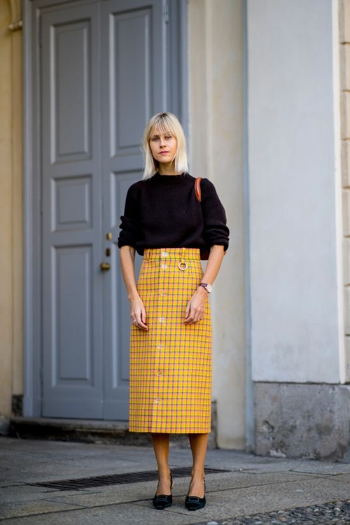 3 mẫu váy chứng minh vàng là màu sắc thời thượng nhất 2019-3