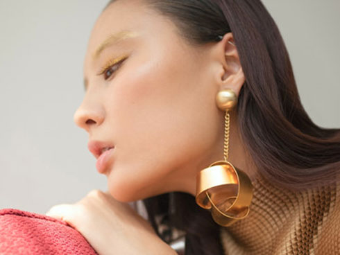 Hồ Ngọc Hà hướng dẫn cách làm đẹp với Vitamin E, tuy nhiên nếu da dầu thì bạn cần thận trọng khi sử dụng-5