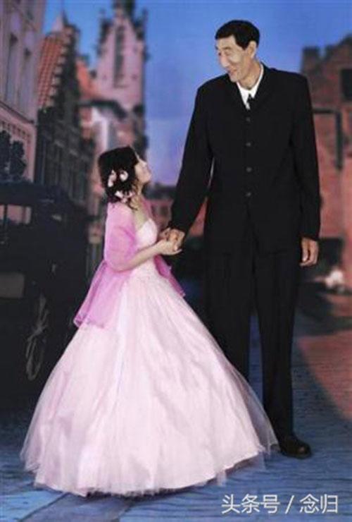 Cãi lời có bầu với ông lão 2m3, thiếu nữ năm xưa choáng với chiều cao con trai 8 tuổi-3