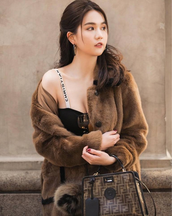 Ngọc Trinh phủ hàng hiệu từ đầu tới chân, sải bước ở kinh đô thời trang Milan-1