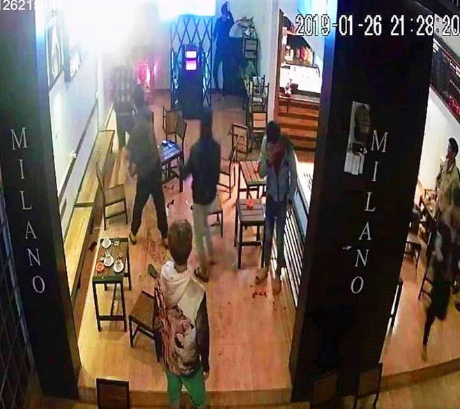6 thanh niên bị truy sát trong quán cà phê: Lời kể của người trong cuộc-2