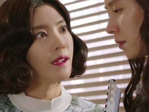 Nhà chị chồng tới ăn ở dầm dề bắt em dâu phục vụ, mẹ chồng bênh chằm chặp, nàng dâu liền nghĩ ra kế này