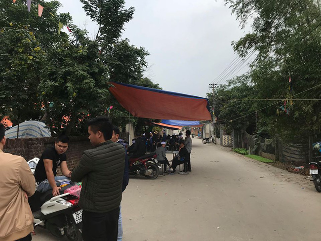 Vụ tài xế taxi tử vong nghi bị cướp: Vợ mang thai 5 tháng sốc nặng khi đi nửa đường nghe tin chồng mất-1