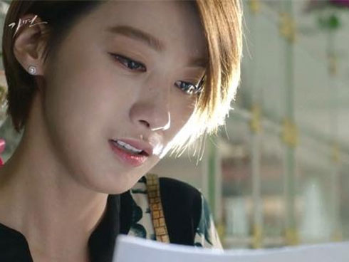 Trót lên giường với chị sếp già, choáng váng khi tỉnh dậy thấy 5 triệu cùng vật lạ-3