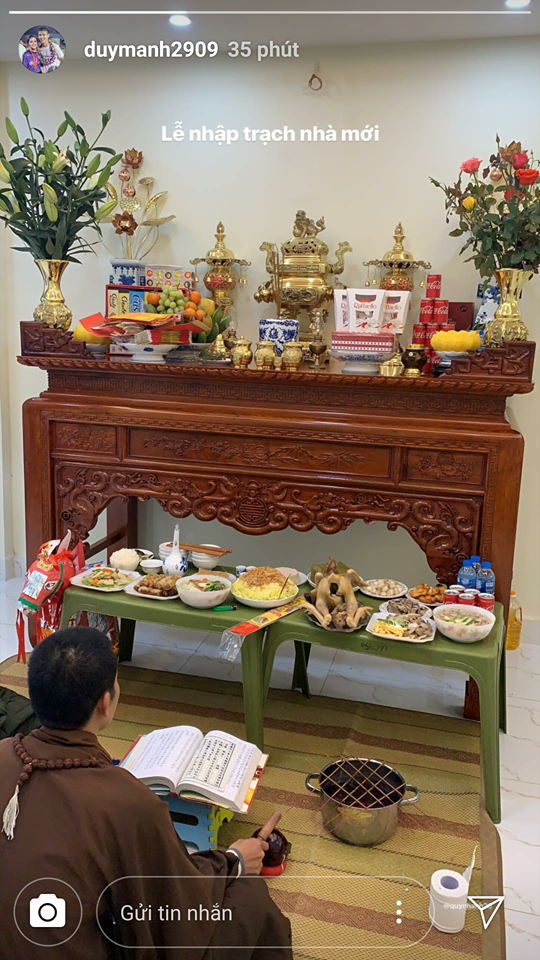 Không kém cạnh đồng đội, hôm nay chàng cầu thủ điển trai Duy Mạnh cũng âm thầm khoe nhập trạch nhà mới-1