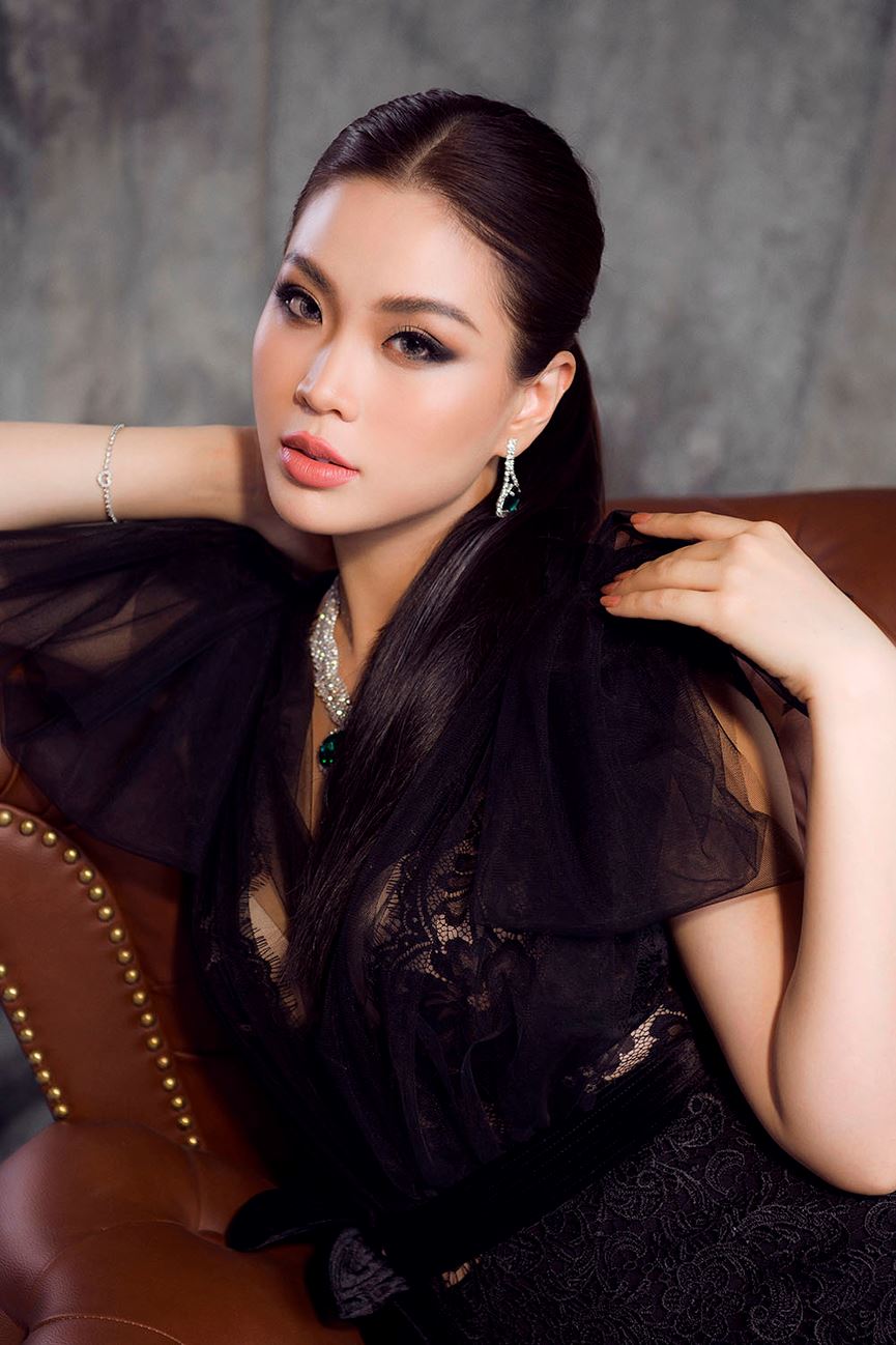 Á hậu Diễm Trang hoá quý cô gợi cảm, bật mí kế hoạch có con trong năm mới-4