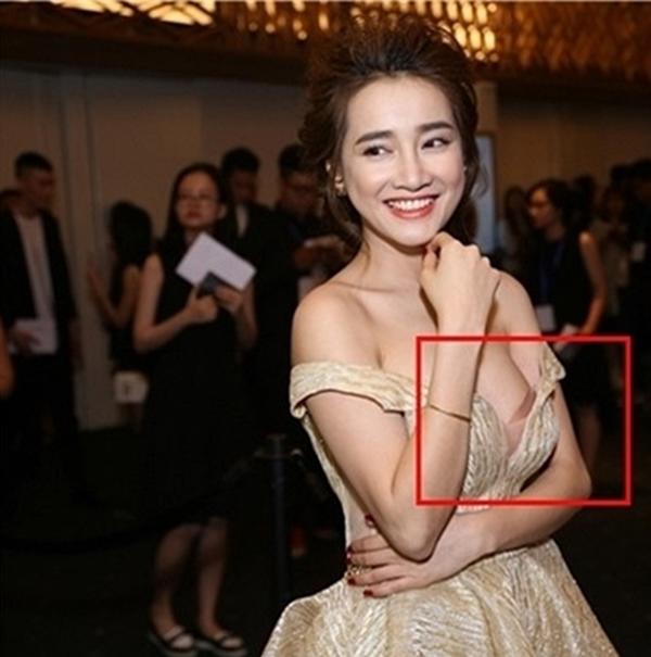 Những lần lộ nội y khiến Nhã Phương, Minh Hằng cũng chẳng muốn xem lại-1