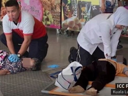 Đám đông tranh nhau phiếu ăn miễn phí, hại 2 cụ bà thiệt mạng