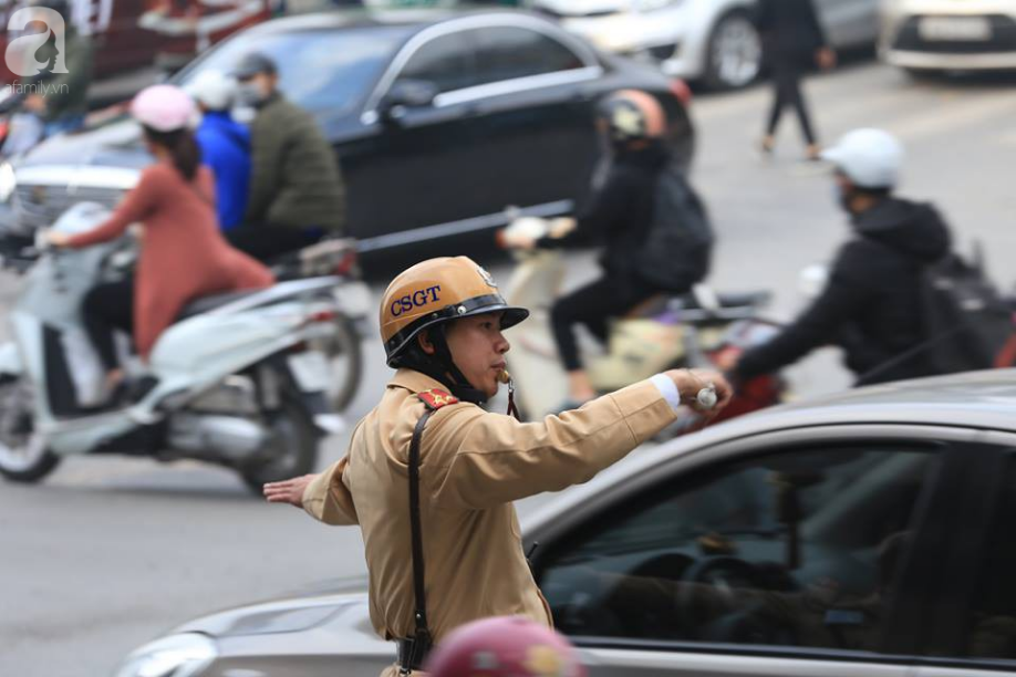 Người dân bắt đầu ùn ùn rời khỏi Thủ đô về quê nghỉ Tết Nguyên đán 2019-5