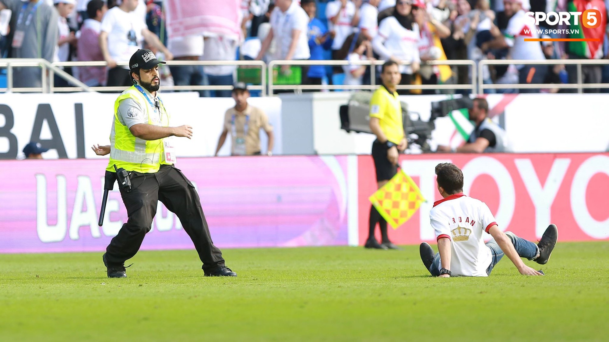 Đội tuyển Jordan bị phạt hơn 220 triệu đồng, trợ lý HLV nhận án cấm 2 trận sau màn so tài với Việt Nam tại Asian Cup-2