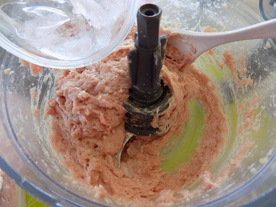 Tết này tự làm giò lụa vừa ngon vừa sạch để cả nhà thưởng thức-1