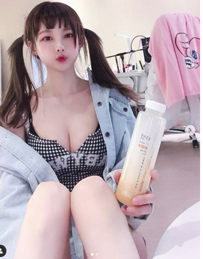 Người mẫu Trung Quốc kiếm tiền núi nhờ chỉ chụp quảng cáo trong phòng ngủ-4