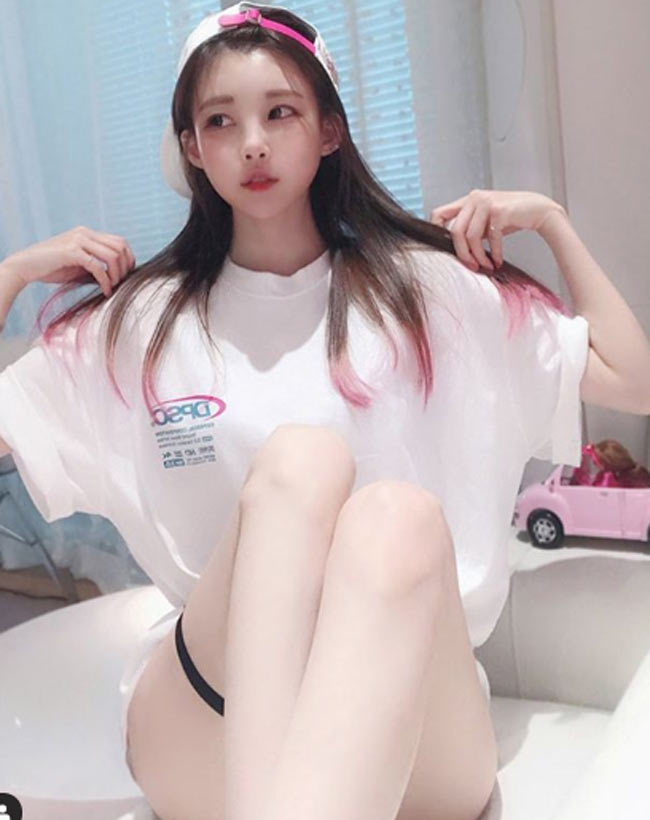 Người mẫu Trung Quốc kiếm tiền núi nhờ chỉ chụp quảng cáo trong phòng ngủ-16