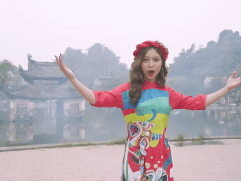 Vừa đầu năm mới, bạn gái Quang Hải đã gây tranh cãi vì ăn mặc hớ hênh-3