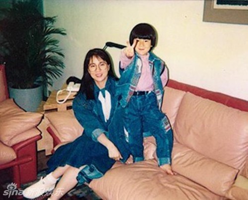 Vợ Thành Long: Yêu chồng hơn cả bản thân, đánh đổi thanh xuân và cái kết xúc động ở tuổi 66-7