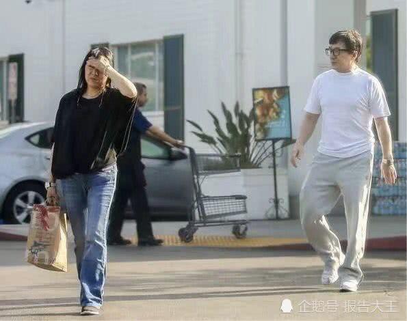 Vợ Thành Long: Yêu chồng hơn cả bản thân, đánh đổi thanh xuân và cái kết xúc động ở tuổi 66-10