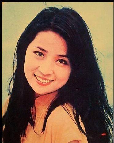 Vợ Thành Long: Yêu chồng hơn cả bản thân, đánh đổi thanh xuân và cái kết xúc động ở tuổi 66-3