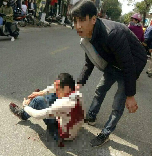 Nam thanh niên bị truy sát ngay trước điểm xả hàng dịp tết-1