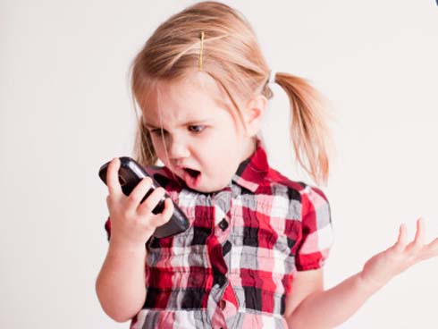 Tâm sự nhói lòng của con trai 9 tuổi về ông bố nghiện điện thoại-2