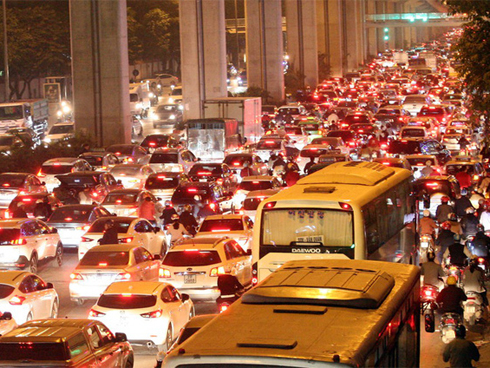 Tân Sơn Nhất quá tải, nhiều hành khách lỡ chuyến bay-4