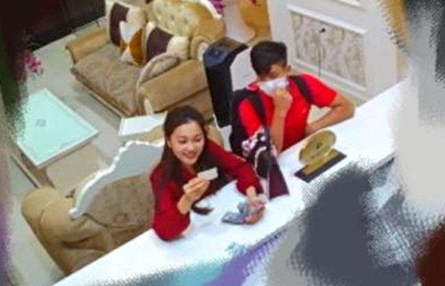 Phan Văn Đức hỏi cưới Chi Pu dù đã có bạn gái xinh đẹp là top 10 Hoa hậu Hoàn vũ, và sự thật là gì?-4