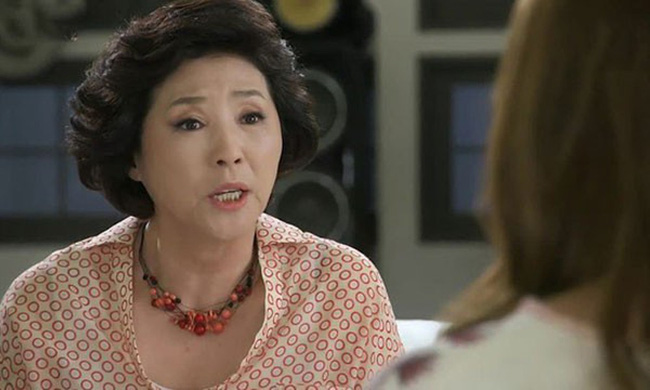 Mạnh tay chi tiền để sắm Tết cho nhà chồng, tôi chẳng những không được khen mà còn bị mắng thế này-1