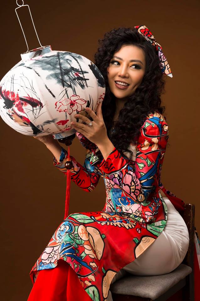 Diễn viên Thanh Hương khác lạ với style áo dài, tóc xù trong bộ ảnh đón Tết-12