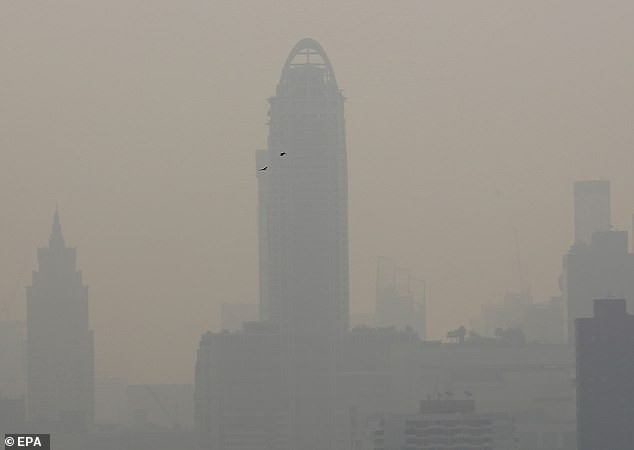 Thái Lan: Ô nhiễm quá nặng tại Bangkok khiến nhiều người dân ho ra máu-1