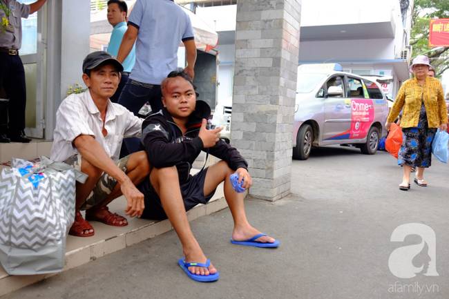 Nghẹn lòng cảnh bà, mẹ đưa con cháu bị ung thư về quê ăn Tết: Ước gì không phải quay lại đây lần nào nữa-8