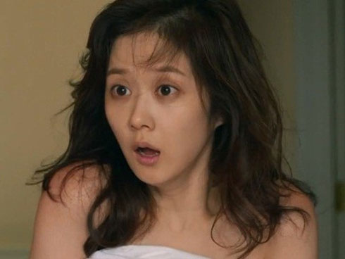 Vừa cởi cúc áo tôi, anh lạnh lùng mặc lại khi nhìn thấy vết sẹo nơi bầu ngực-2