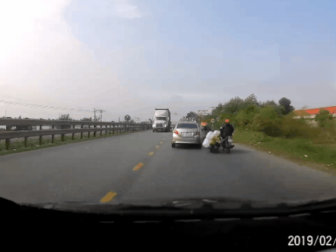 Bãi giữ xe giá chặt chém bủa vây trung tâm Hà Nội dịp giáp Tết-1