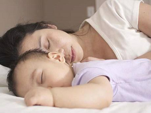 Tưởng sướng lấy được chồng giàu già như bố, không ngờ phải dấm dúi tiền biếu Tết ngoại-3