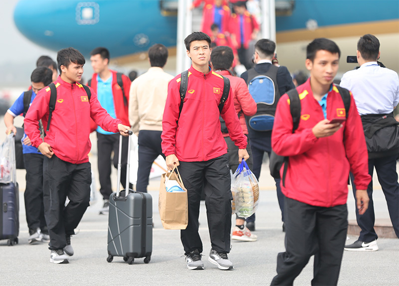 Thưởng Tết với cầu thủ Việt: Người tiền tỷ, kẻ nợ lương-1