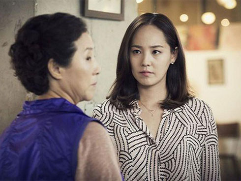 Khinh con dâu nghèo, ngày nhập viện mẹ chồng lặng lẽ khóc khi thấy tờ giấy lạ trong ví-3