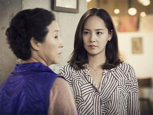 Tưởng 'chuột sa chĩnh gạo', con dâu phải giấu giếm biếu thêm tiền Tết cho nhà ngoại
