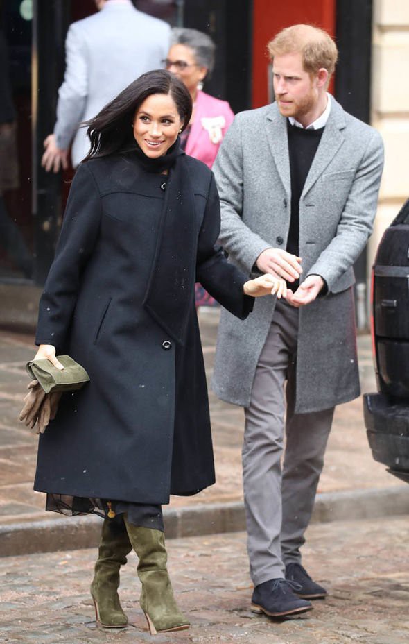 Bất chấp tin đồn Meghan mang thai giả, Hoàng tử Harry đã âm thầm chứng minh, bảo vệ vợ bằng hành động này-1