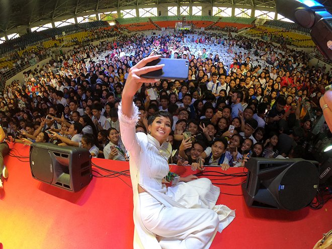 HHen Niê được hàng ngàn khán giả Philippines quây kín, hâm mộ cuồng nhiệt-2