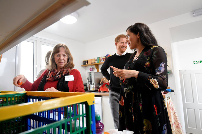 Meghan gây tranh cãi dữ dội bởi ý tưởng từ thiện bị đánh giá là ngốc nghếch”, không giống ai của mình-2