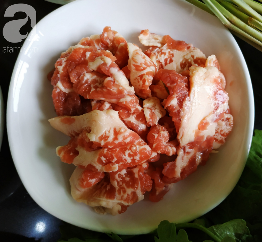 Vợ chồng trẻ Hà Nội ăn tất niên quá ngon với nồi lẩu chỉ hơn 100k-3