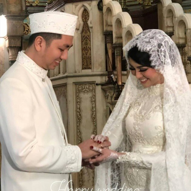 Hoa hậu đẹp nhất thế giới năm 2016 lộng lẫy hút hồn trong đám cưới với con trai cựu thống đốc-13