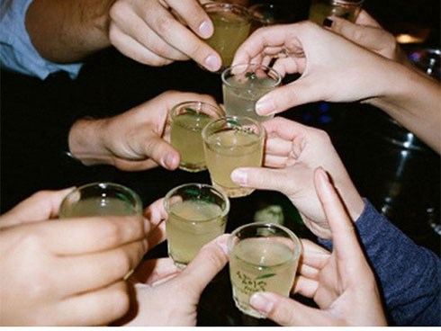 Cách cắt cơn say, giảm độc tố và triệu chứng khó chịu mỗi khi uống rượu 