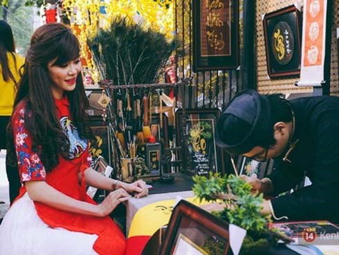 Tại sao có tục khai bút đầu năm và phải làm gì ngày mồng 1 để cả năm may mắn?