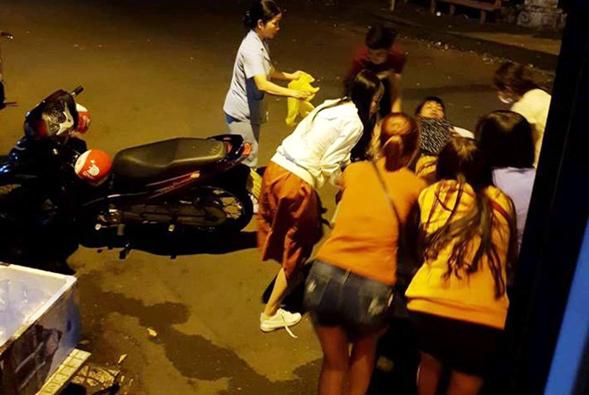 Chuyện cảm động trên chuyến xe buýt ở Sài Gòn tối 29 Tết-1