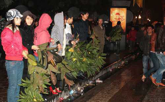 Hái lộc Giao thừa và đầu xuân thế nào cho đúng để rước tài lộc về nhà?-1