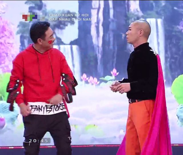 Đua nhau tìm mua áo Ngọc Hoàng đi bão giá tiền triệu về diện Tết-1