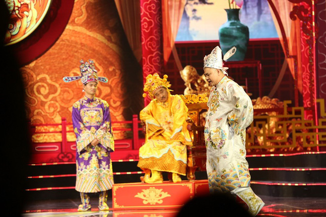 Gắng gượng, vật vã, thô thiển như Táo Quân hôm qua mà người ta cũng làm được... sợ thật-1