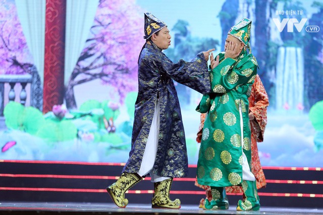 Gắng gượng, vật vã, thô thiển như Táo Quân hôm qua mà người ta cũng làm được... sợ thật-2